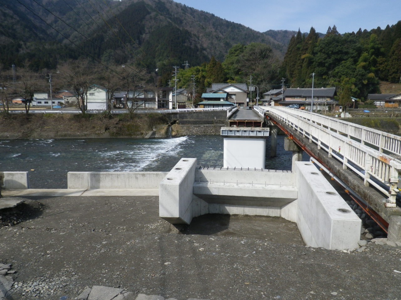 市場橋　第一期補修後の写真1