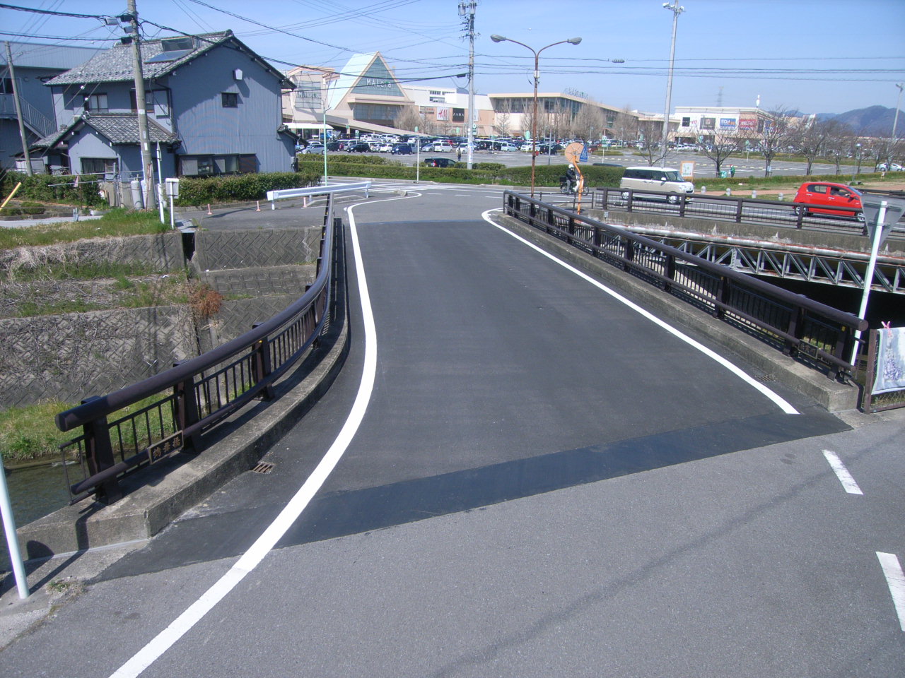 鶴舞橋の補修後の写真
