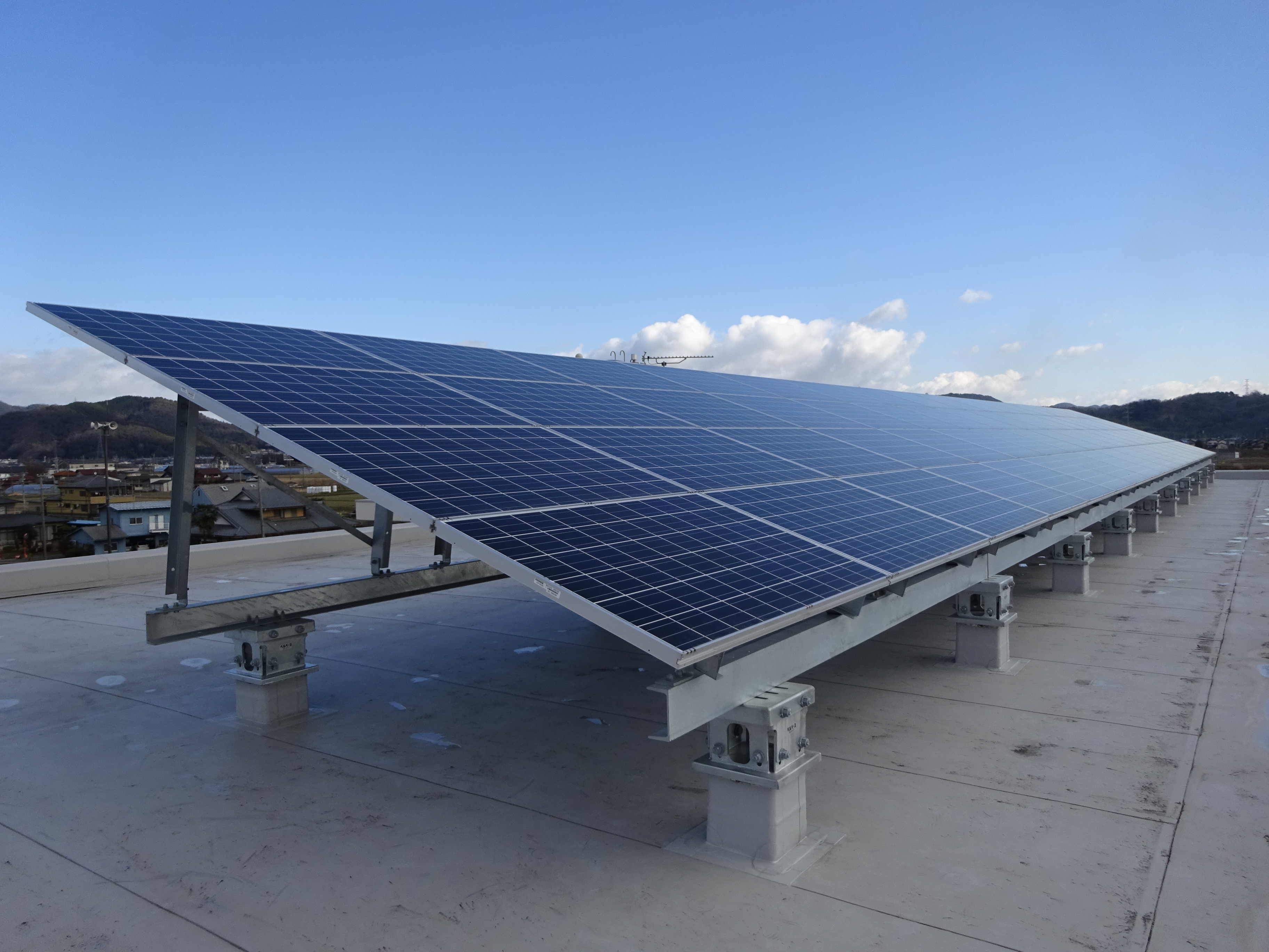 一色小学校太陽光発電設備の写真