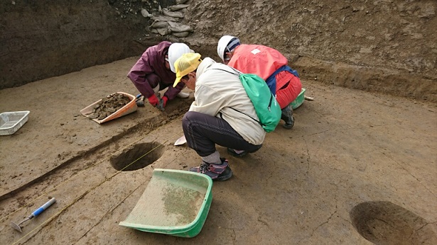 上保本郷遺跡公開発掘調査の画像3