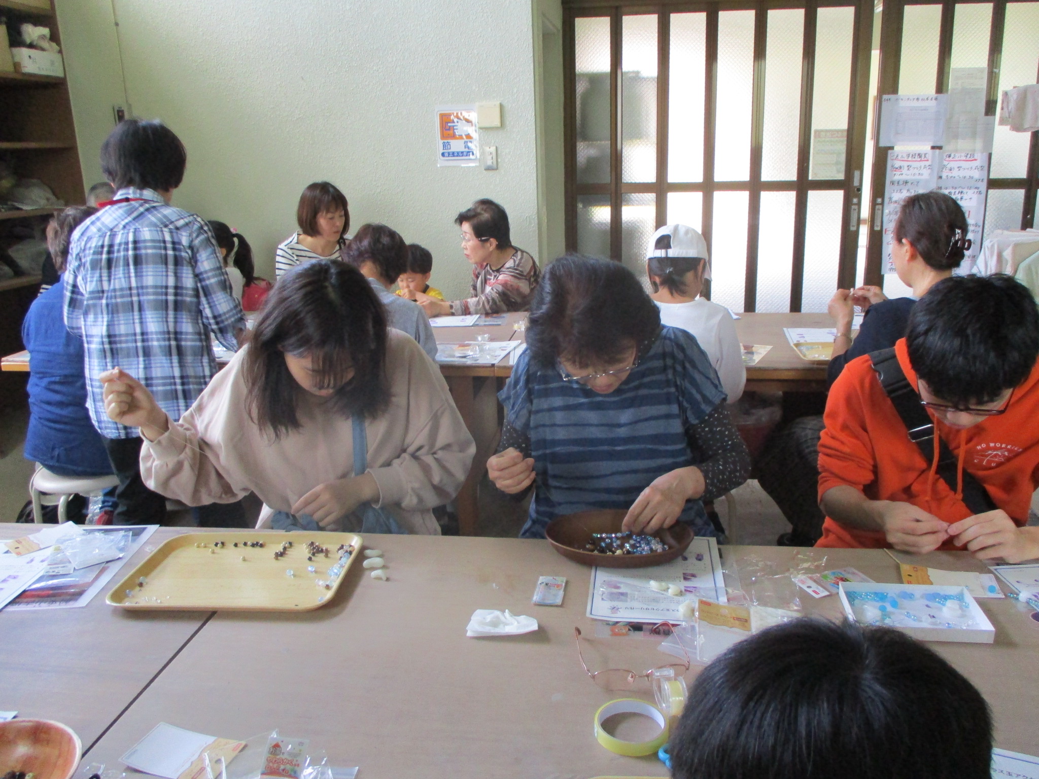 船来山古墳群赤彩古墳の館特別開館の様子2