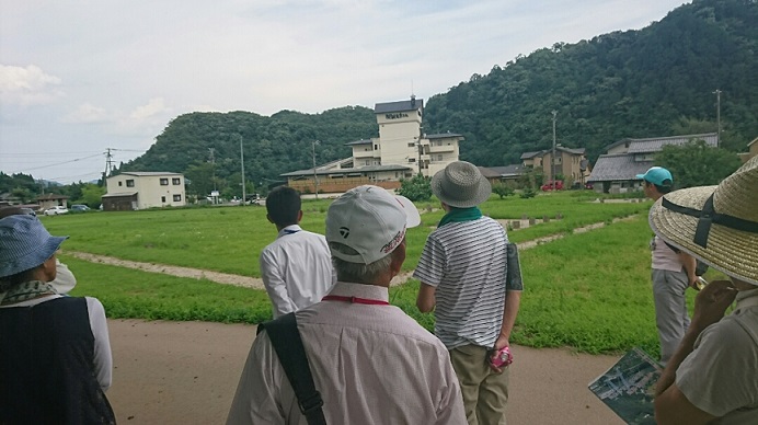 関市弥勒寺官衙遺跡群・池尻大塚古墳・塚原遺跡公園見学の様子2