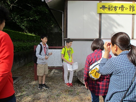 船来山古墳群春の特別開館の様子1