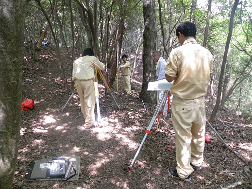 岐阜農林高校生徒の調査の様子1